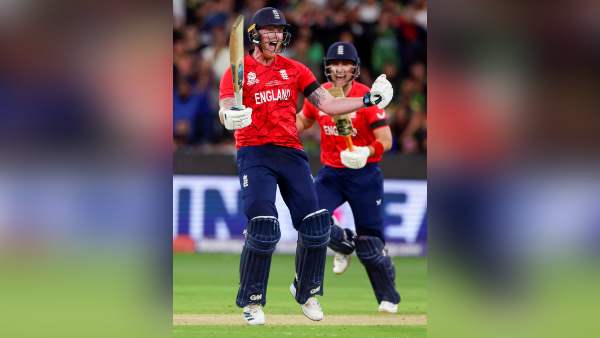 बैटर बेन स्टोक्स के आगे पाक ने घुटने टेके ! बैटर बेन स्टोक्स के आगे पाक ने घुटने टेके !