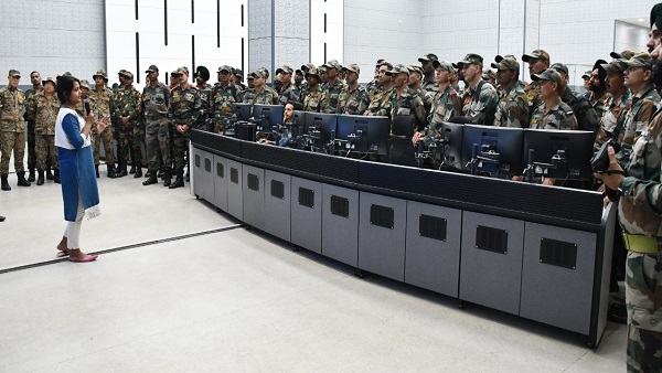 विदेशी और भारतीय सेना विदेशी और भारतीय सेना