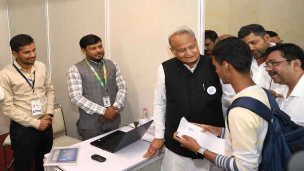 कांग्रेस को रास आ रहा है सहानुभूति कार्ड