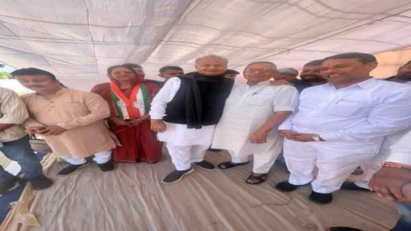 गहलोत के गुजरात जाते ही पायलट गुट सक्रिय