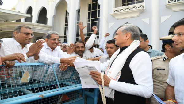 राहुल गांधी की भारत जोड़ो यात्रा से विचलित है भाजपा