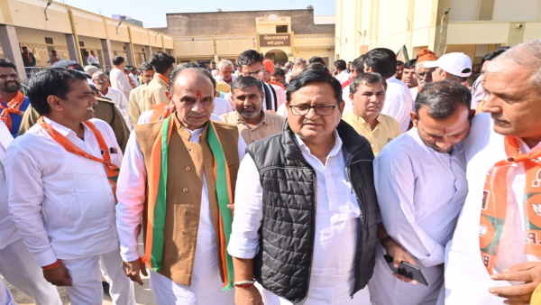 कांग्रेस ने सहानुभूति और बीजेपी ने वरिष्ठता के आधार पर लगाया दांव