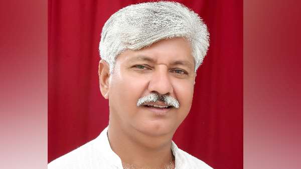 कौन हैं आसिफ मोहम्मद खान