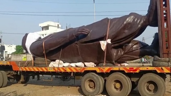 झील किनारे चारों तरफ से नजर आएगी प्रतिमा