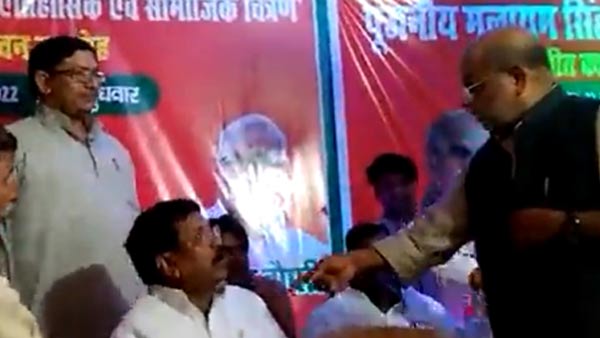  नेताओं के हस्तक्षेप के हुए शांत