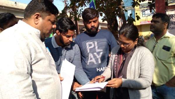 जनता की जान जोखिम में डाल, अपनो को दे रहे काम: पीयूष जनता की जान जोखिम में डाल, अपनो को दे रहे काम: पीयूष