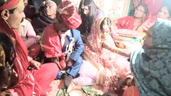 कभी सोचा नहीं था कि मेरी शादी होगी: योगेंद्र कभी सोचा नहीं था कि मेरी शादी होगी: योगेंद्र