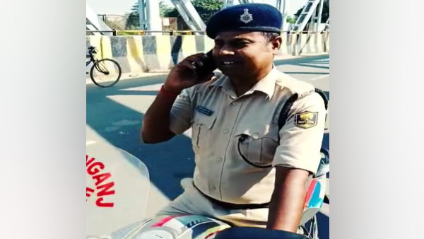 कोई भी छुट्टी अपना असर नहीं डाल पाती कोई भी छुट्टी अपना असर नहीं डाल पाती