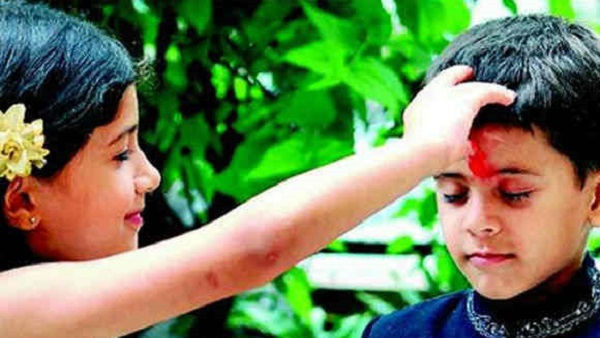 Tilak or Bindi: क्यों लगाते हैं माथे पर तिलक?