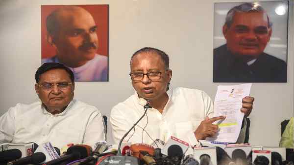 बीजेपी ने भी खोला नीतीश सरकार खिलाफ मोर्चा