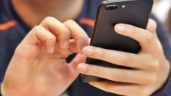 आप इस हेल्‍पलाइन नंबर पर कर सकते हैं कॉल 
