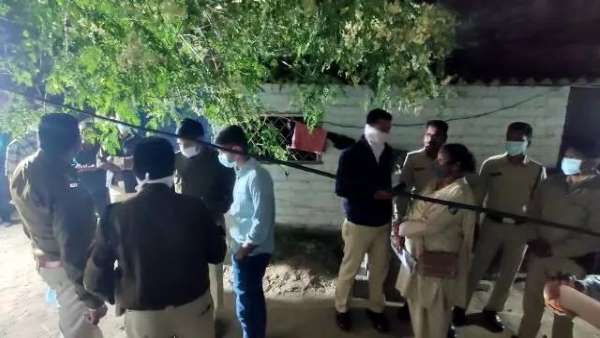 जांच में जुटी पुलिस, युवक को किया गिरफ्तार