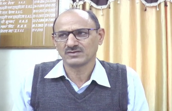 कॉपी में नंबर बढ़ाने पर हुई थी पिटाई