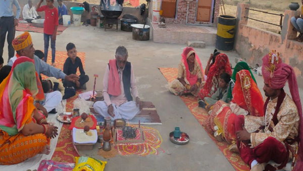 नागौर जिले के करीब 20 गांवों के लोग जुटे नागौर जिले के करीब 20 गांवों के लोग जुटे