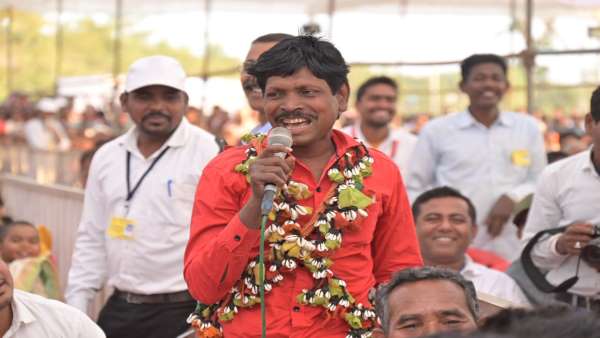 महिला समुह ने बेचा 2 लाख का वर्मी कम्पोस्ट महिला समुह ने बेचा 2 लाख का वर्मी कम्पोस्ट