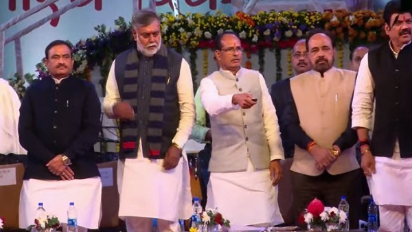 डॉ. गौर की समाधि पर जाकर नमन किया, परिष्कृत उपकरण एवं नैनो प्रौद्योगिकी भवन का लोकापर्ण डॉ. गौर की समाधि पर जाकर नमन किया, परिष्कृत उपकरण एवं नैनो प्रौद्योगिकी भवन का लोकापर्ण