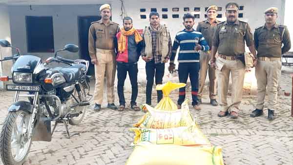 गोदाम का ताला तोड़कर किए थे चोरी