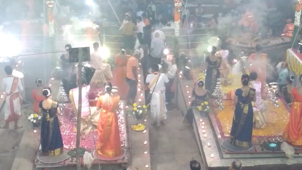 51 देव कन्याओं द्वारा माँ भगवती की आरती