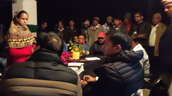 करीब तीन घंटे चली चौपाल करीब तीन घंटे चली चौपाल