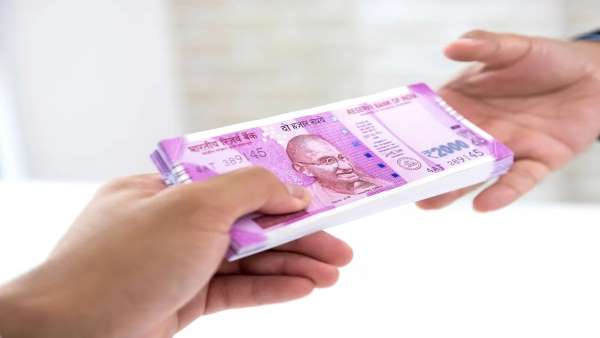 बोरवेल खनन का बिल पास कराने मांगे 20 हजार रुपये