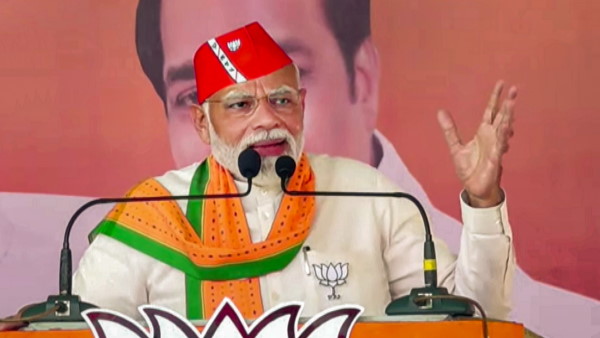 कांग्रेस कीं पिच पर PM मोदी की बैटिंग