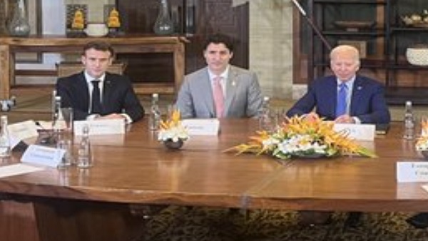 'इस बैठक से कहां गायब हैं विश्वगुरु मोदी' 