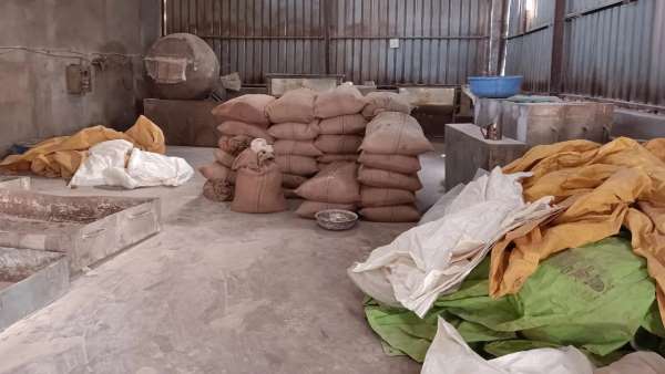 82 लाख रुपये का माल जप्त, चल रहा नकली गुटखा बनाने का खेल