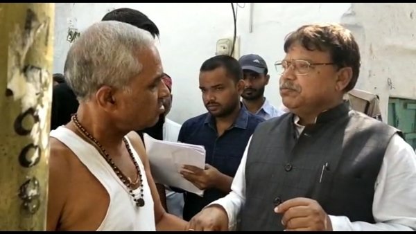 अधिकारियों ने भी किए दस्तखत