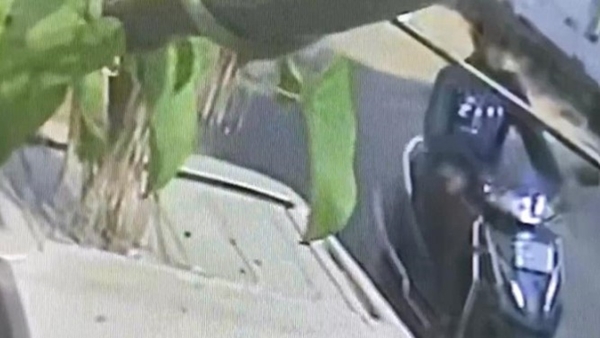 बचकर रहना हेलमेट पहने ऐसे बाइकर से 