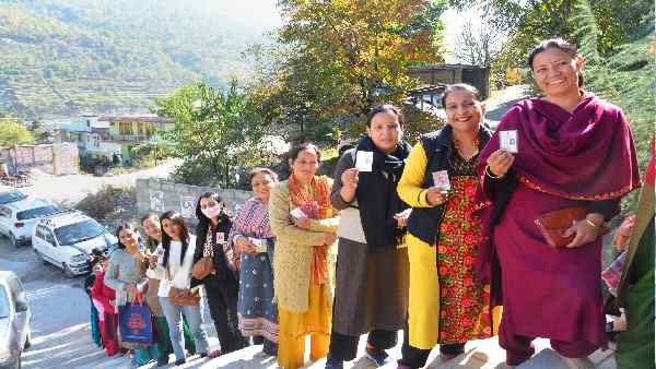 7 सीटों पर महिलाओं के 5,000 से भी ज्यादा वोट पड़े 7 सीटों पर महिलाओं के 5,000 से भी ज्यादा वोट पड़े