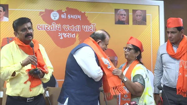 Gujarat: Congress leader Himanshu Vyas today joins BJP