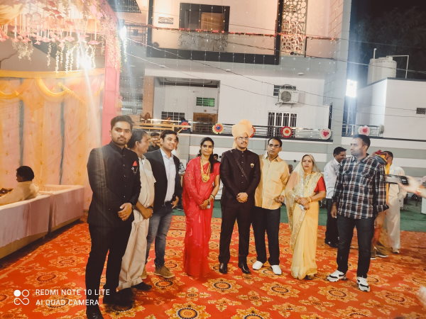 आईएएस गौरव बुडानिया का परिवार चूरू की पूनिया कॉलोनी में रह रहा आईएएस गौरव बुडानिया का परिवार चूरू की पूनिया कॉलोनी में रह रहा