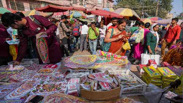 भारत का आकांक्षी वर्ग कौन है ?