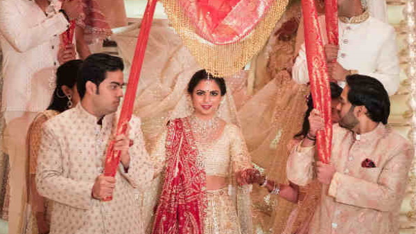 2018 में हुई थी ईशा और आनंद पीरामल की शादी 2018 में हुई थी ईशा और आनंद पीरामल की शादी