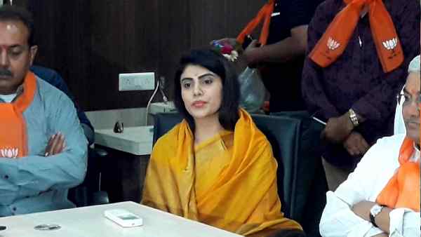 रिवाबा जडेजा के पास कुल 97 करोड़ रुपए की संपत्ति-रिपोर्ट