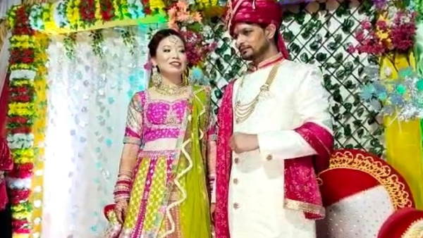 टोक्यो में साफ्टवेयर इंजीनियर के रूप में काम करते हैं अजीत टोक्यो में साफ्टवेयर इंजीनियर के रूप में काम करते हैं अजीत