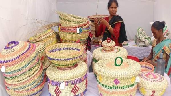 चटाई, टोकरी, बॉक्स की डिमांड गांवो से लेकर शहरों तक