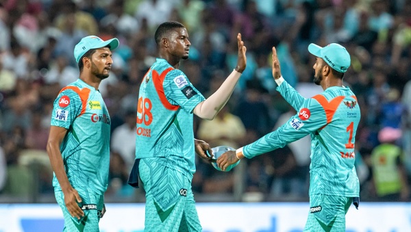 जेसन होल्डर टीम से बाहर