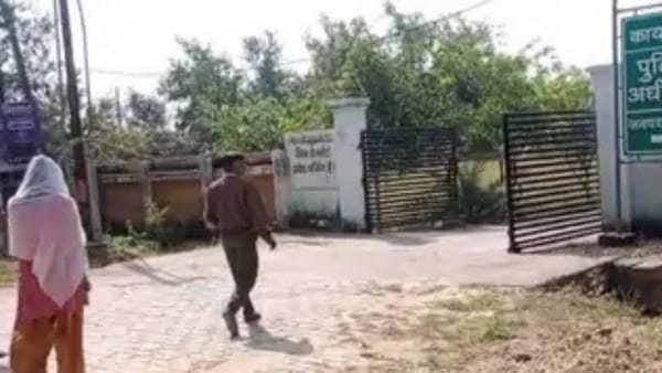 जीजा ने जबरन गाड़ी में बैठाया था