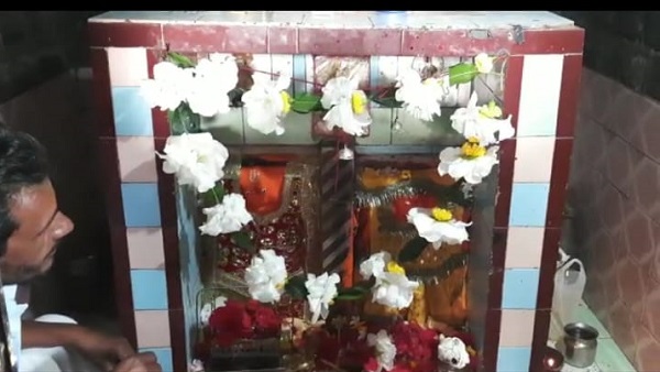 कचेरन खेर माता मंदिर, यहां हनुमानजी माता के साथ विराजे हैं