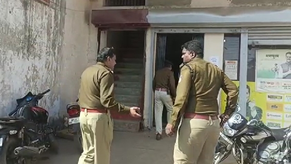 ऑफिस के बाहर खड़ी बाइक ले गए लुटेरे 