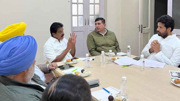  पार्टी के प्रदेश अध्यक्ष ने अपनी ही सरकार गिराने की कोशिश की