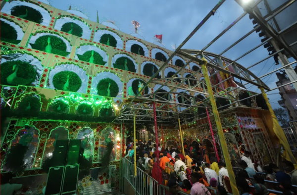  प्रवेश द्वार पर निशान रखने के लिए व्यवस्था 