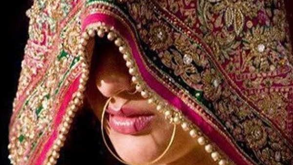 आर्थिक स्थिति आड़े आई