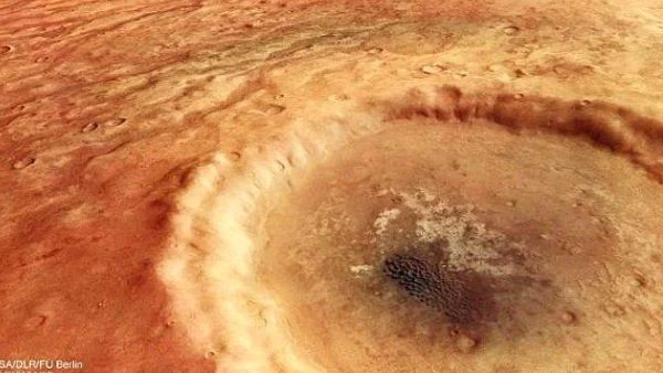 हेवी बॉम्बार्डमेंट की मदद से बना हेवी बॉम्बार्डमेंट की मदद से बना