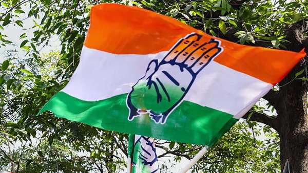 10 लाख नौकरियां, 300 यूनिट मुफ्त बिजली का वादा