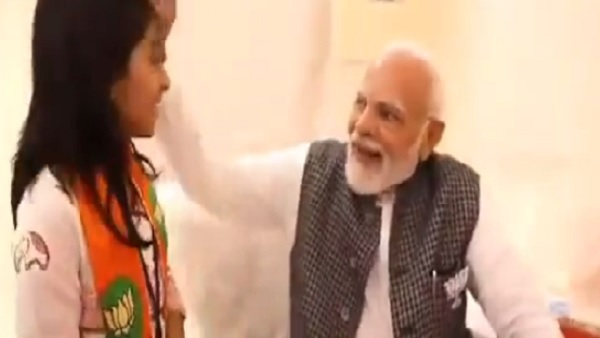 PM Narendra Modi and Little Girl:
