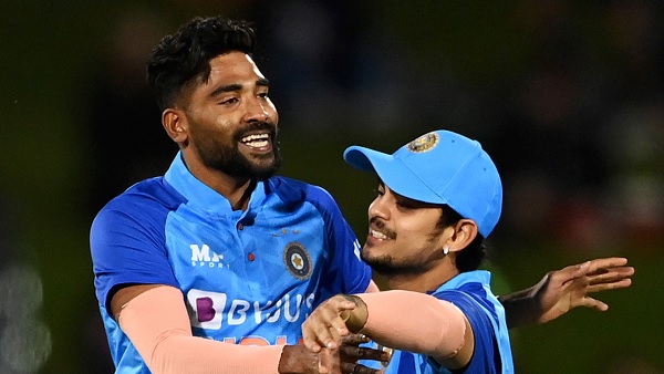  हार्ड लेंथ पर गेंद पर डालना फोकस