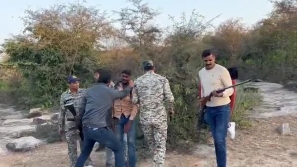 कल्ला गुर्जर से बरामद हुई बंदूक और कारतूस