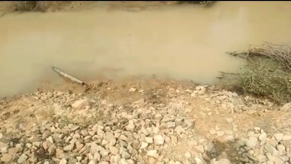 पानी के लिए परेशान हो रहे हैं ग्रामीण पानी के लिए परेशान हो रहे हैं ग्रामीण